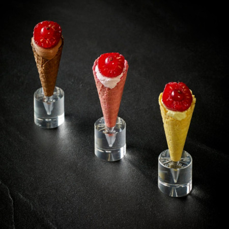 Sweet cone strawberry La Rose Noire Ø25 x 65 mm (140 pcs)